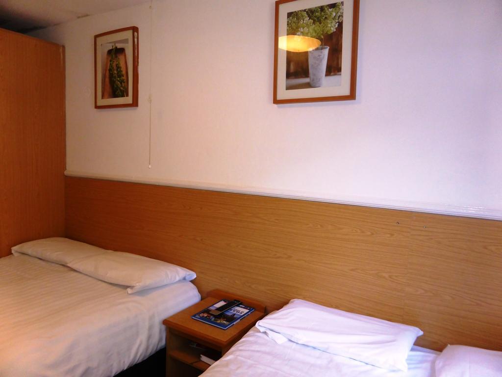 Old Vicarage Hotel Leeds  Pokój zdjęcie